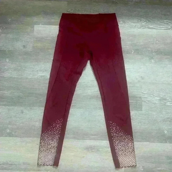 Lululemon Tight Stuff Tight II 25" size 4 like new condition 
Deep Ruby - Picture 7 of 16